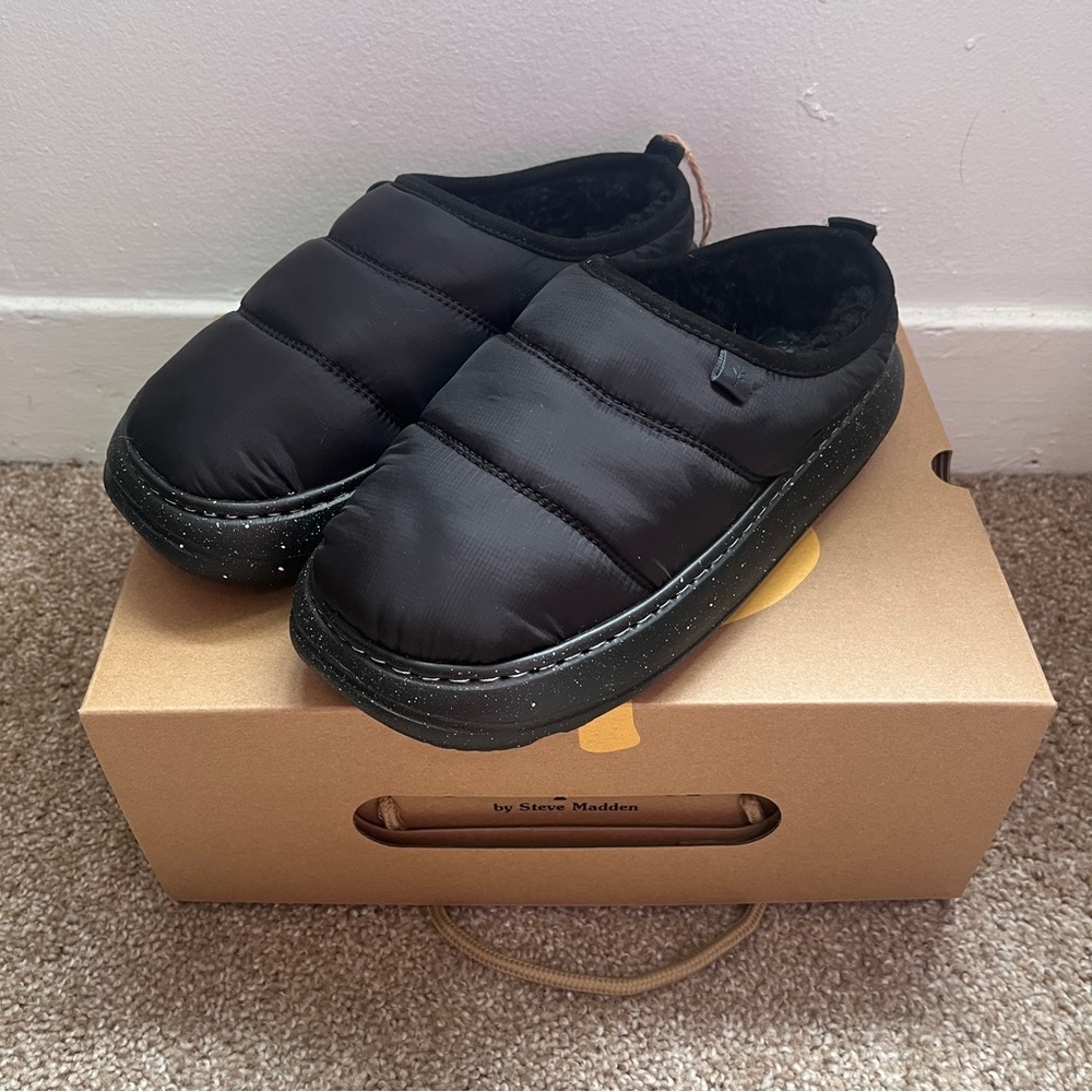 Steve Madden Cool Planet Birdy Size 8